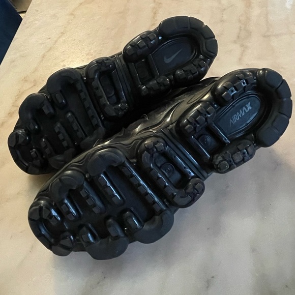 Nike Black VaporMax Plus Athletic Shoes - Picture 5 of 9